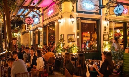 Late-night café culture in Ho Chi Minh City