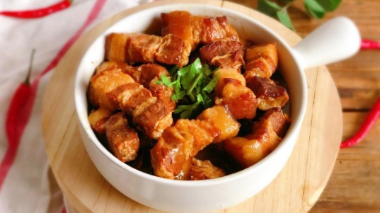 Thit kho tau, Vietnamese braised pork belly with eggs, a traditional Tet Lunar New Year dish