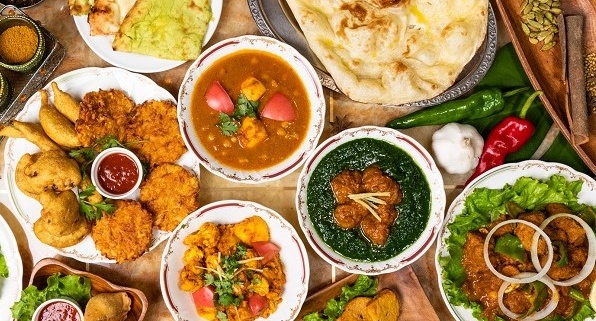 Halal food options such as rice, grilled meat and mild dishes