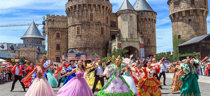Families exploring Sun World Ba Na Hills in Da Nang, one of the best amusement parks for kids in Vietnam