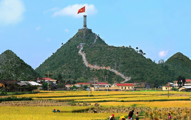 Flag tower viewpoint in Mai Chau